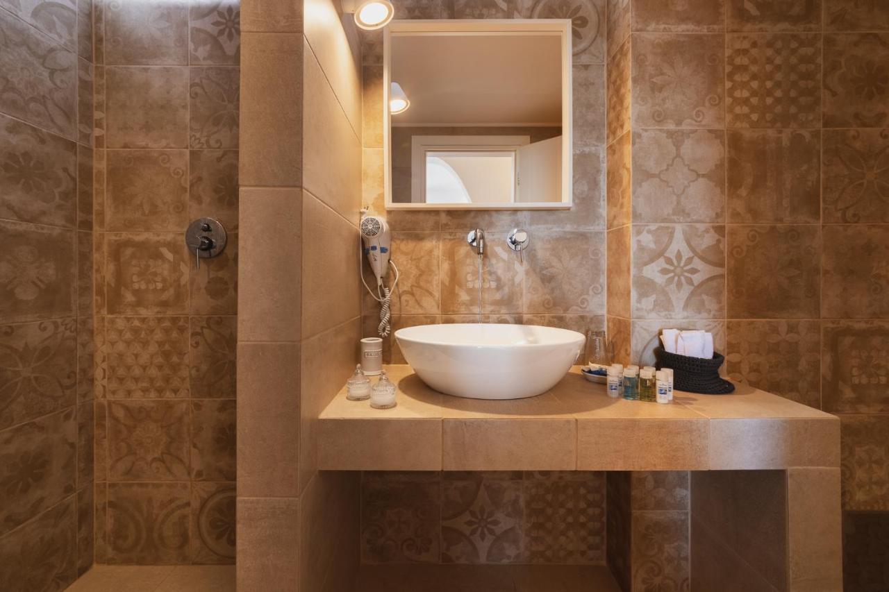 To Rantevou Tis Alykis Rooms & Apartments Kimolos Exterior photo